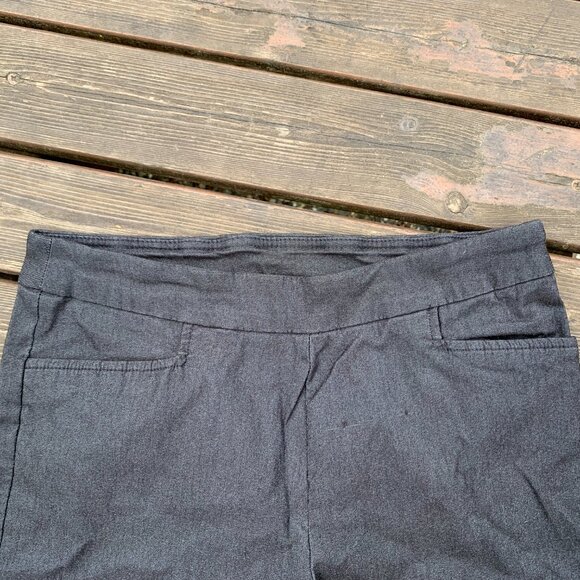 Time and Tru Women's size Medium Black Stretchy Capri Pull-On Pants - Picture 3 of 6